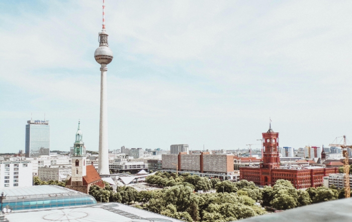 Panorama von Berlin mit Fernsehturm in der Mitte